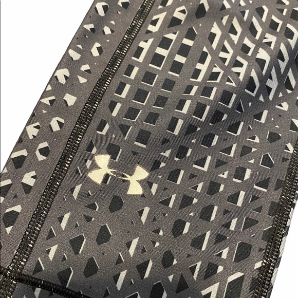 Under Armour Cropped Leggings - Picture 3 of 3